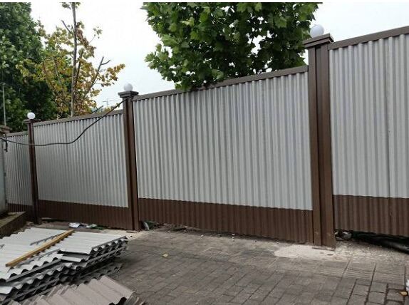 那購(gòu)買和安裝鋁合金圍擋有哪些需要注意的呢